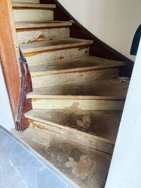 holztreppe sanieren, Alte Holztreppe renovieren, steinteppich Holztreppen, Treppen Sanierung, Steinteppich, Holztreppen
