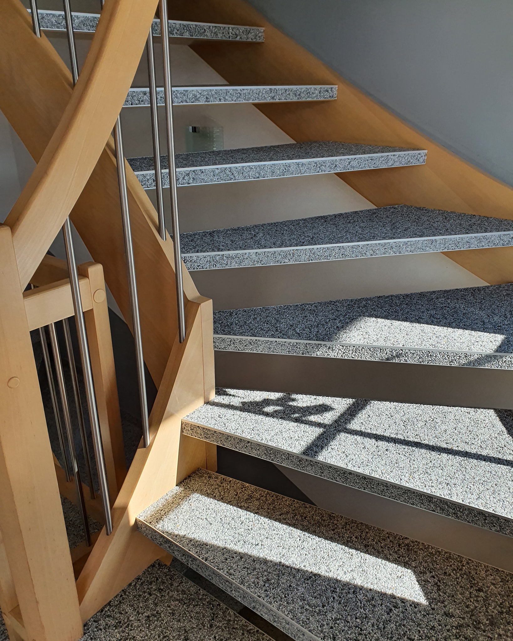 Steinteppich Auf Holztreppe