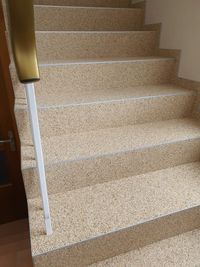 renovieren, steinteppich-Innentreppen, Treppen Sanierung, Steinteppich, Treppen Beschichtung
